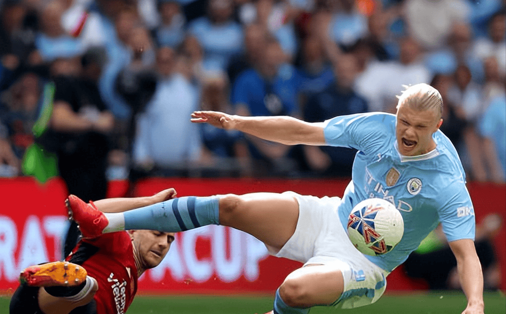 AYX Sports-哈兰德重返赛场，出色防守首场状态出色，MAD观众沸腾！-AYX Sports