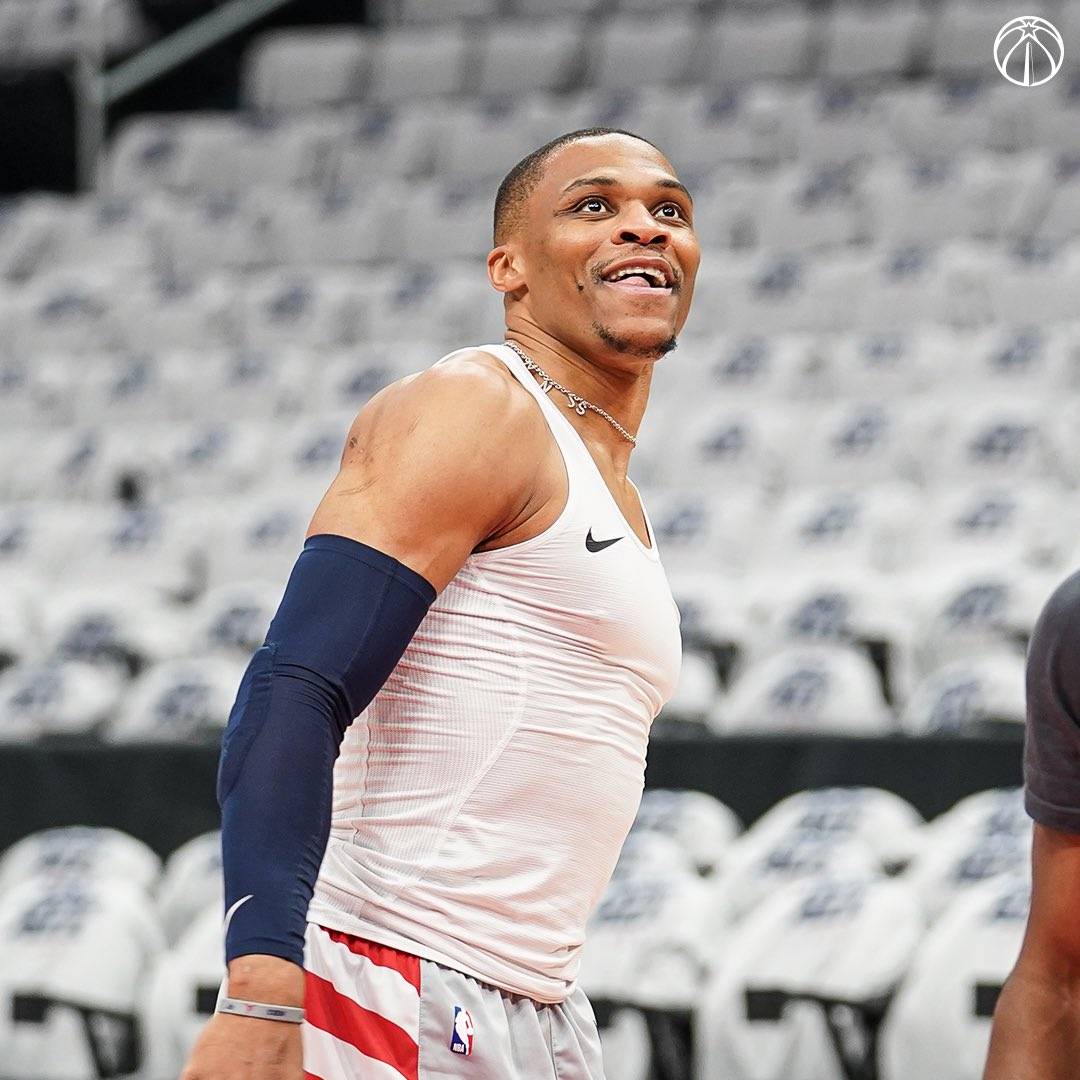 关于足总杯窗口期走向成谜，里昂手感冰凉，赛场秩序良好，临场指挥获称赞的信息