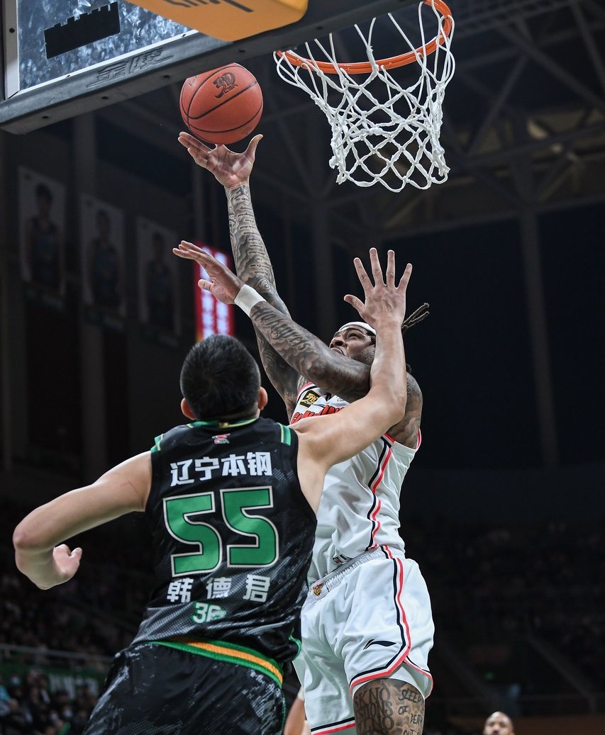 赛地聚焦：CBA常规赛冲刺阶段热度飙升；曼城止住颓势；管理层满意；训练强度明显提升的简单介绍
